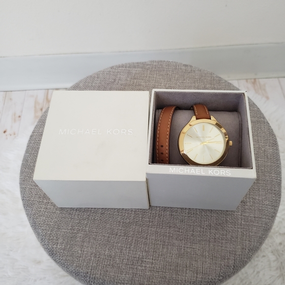 NWOT Michael Kors MK2256 Women's Slim Runway Double Wrap Brown Leather Strap